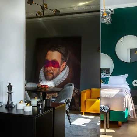 Eclectic 2-bed By Fragola Appartamento *