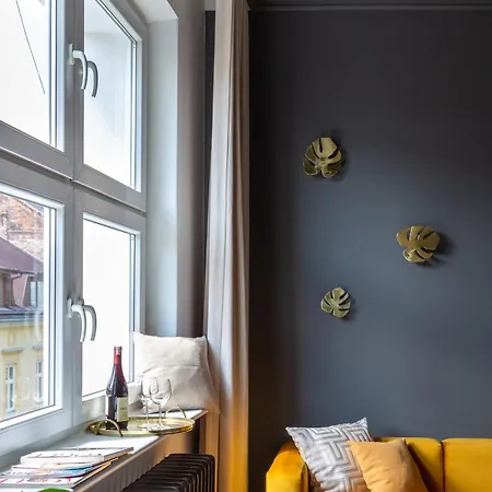 Eclectic 2-bed By Fragola
